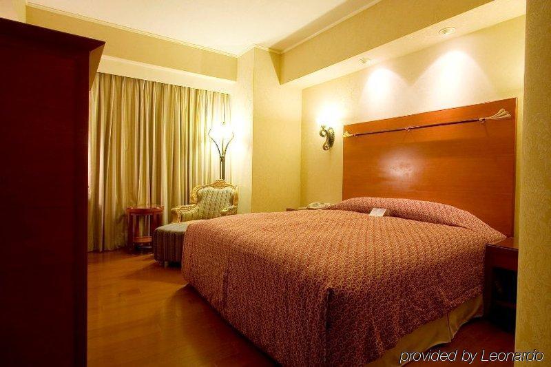 Hualien Charming City Hotel Buitenkant foto