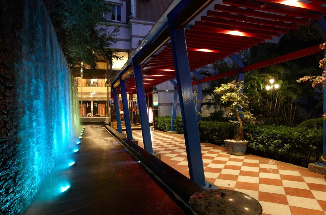 Hualien Charming City Hotel Buitenkant foto
